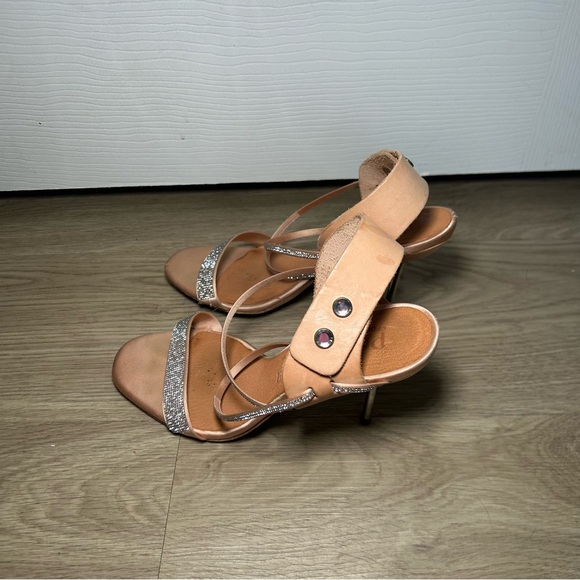 ⭐️Pedro Garcia ⭐️Blush and Crystal embellished strap sandal - Picture 3 of 6